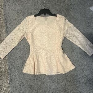 Cute lacey cream peplum top!